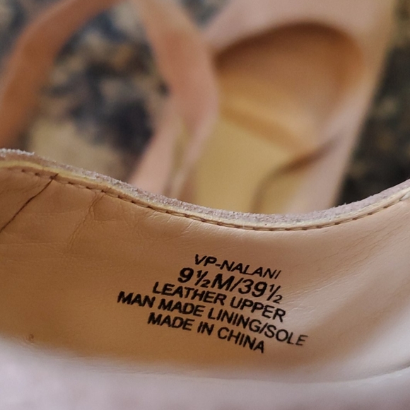 BEAUTIFUL PINK SUEDE Vince Camuto "Nalani" 9.5 - Picture 9 of 10